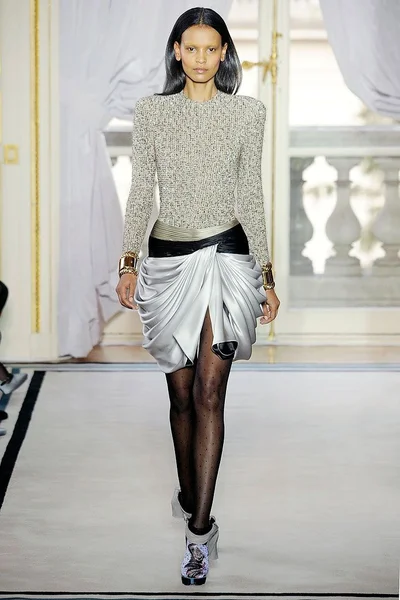 Look 1